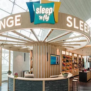  Capsule hotel Sleep 'n Fly Sleep Lounge, B-gates Terminal 3 - Transit Only